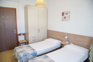 2 bedrooms - Two triple bedroom flat near the beach in Eraclea (Eraclea Mare)