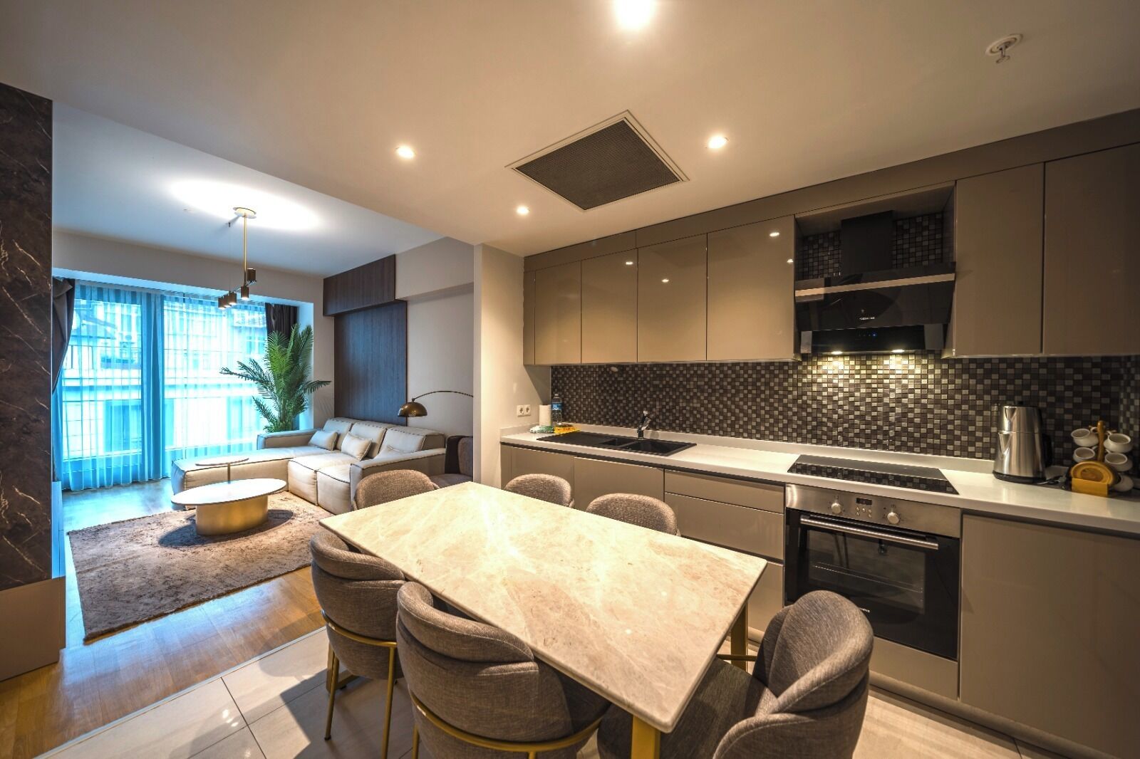 Deluxe-paritalo, parveke | Egyptinpuuvillaiset lakanat, ylelliset vuodevaatteet