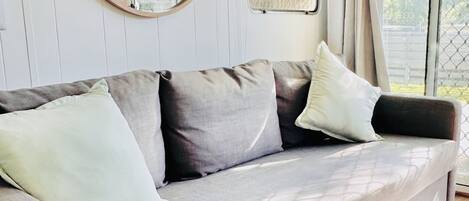 Daisy - The Retro Caravan | Living area