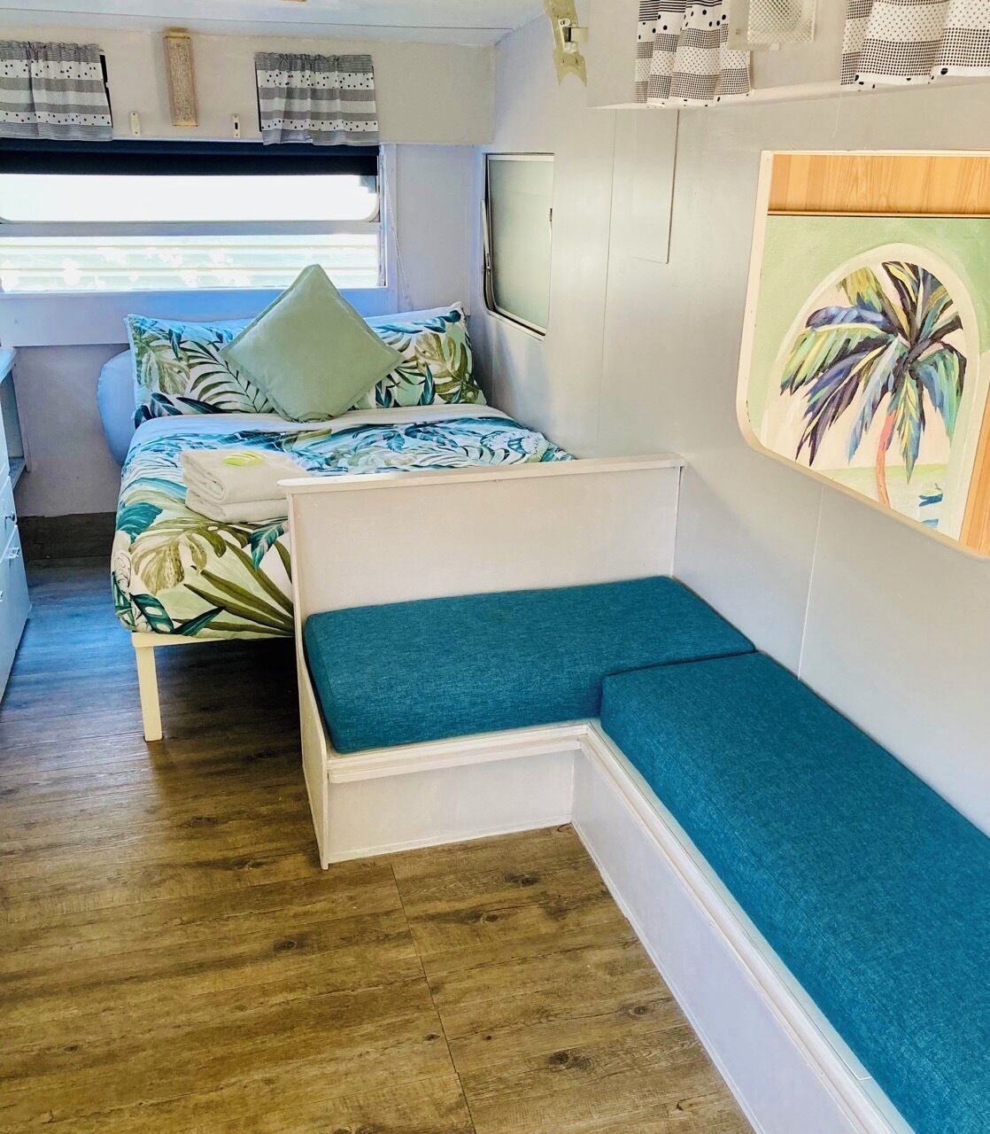 Mavis -The Retro Caravan