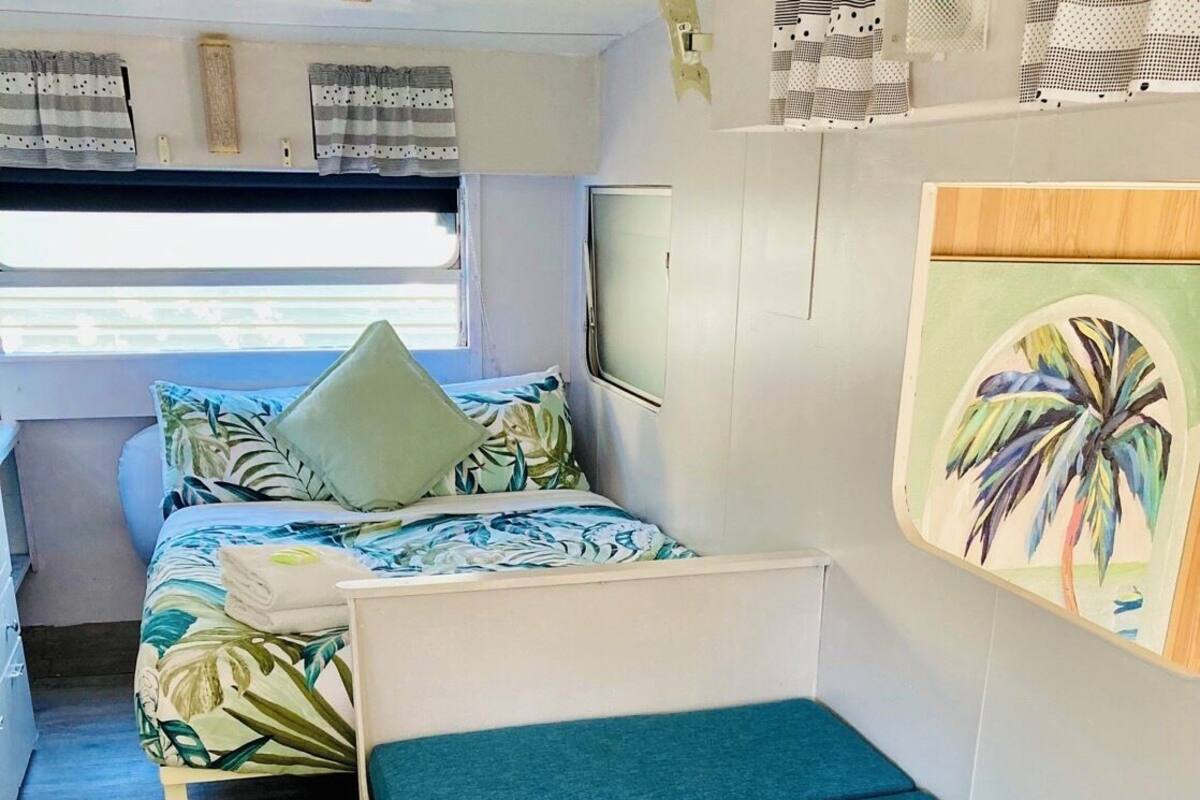 Mavis -The Retro Caravan