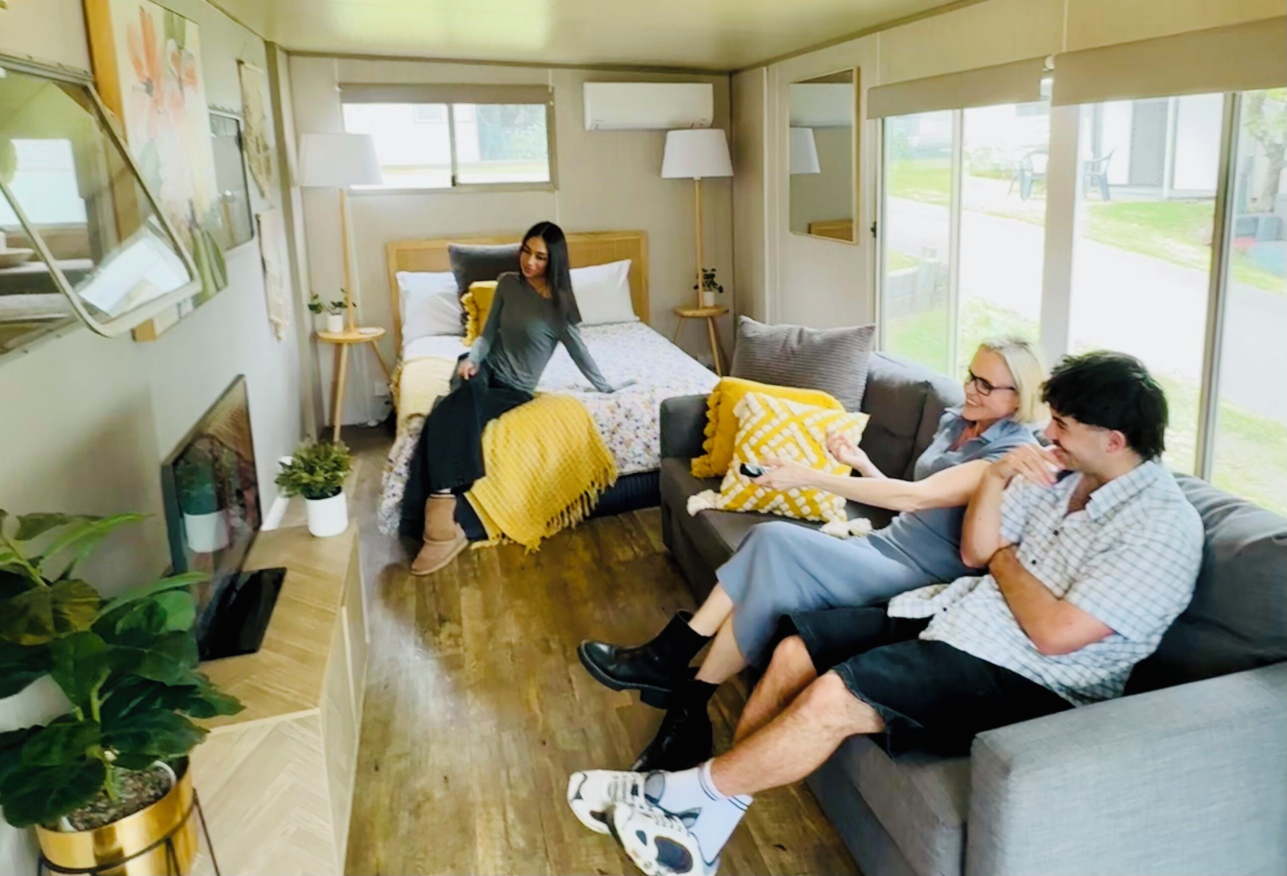 Elizabeth - The Retro Caravan | Iron/ironing board, free WiFi