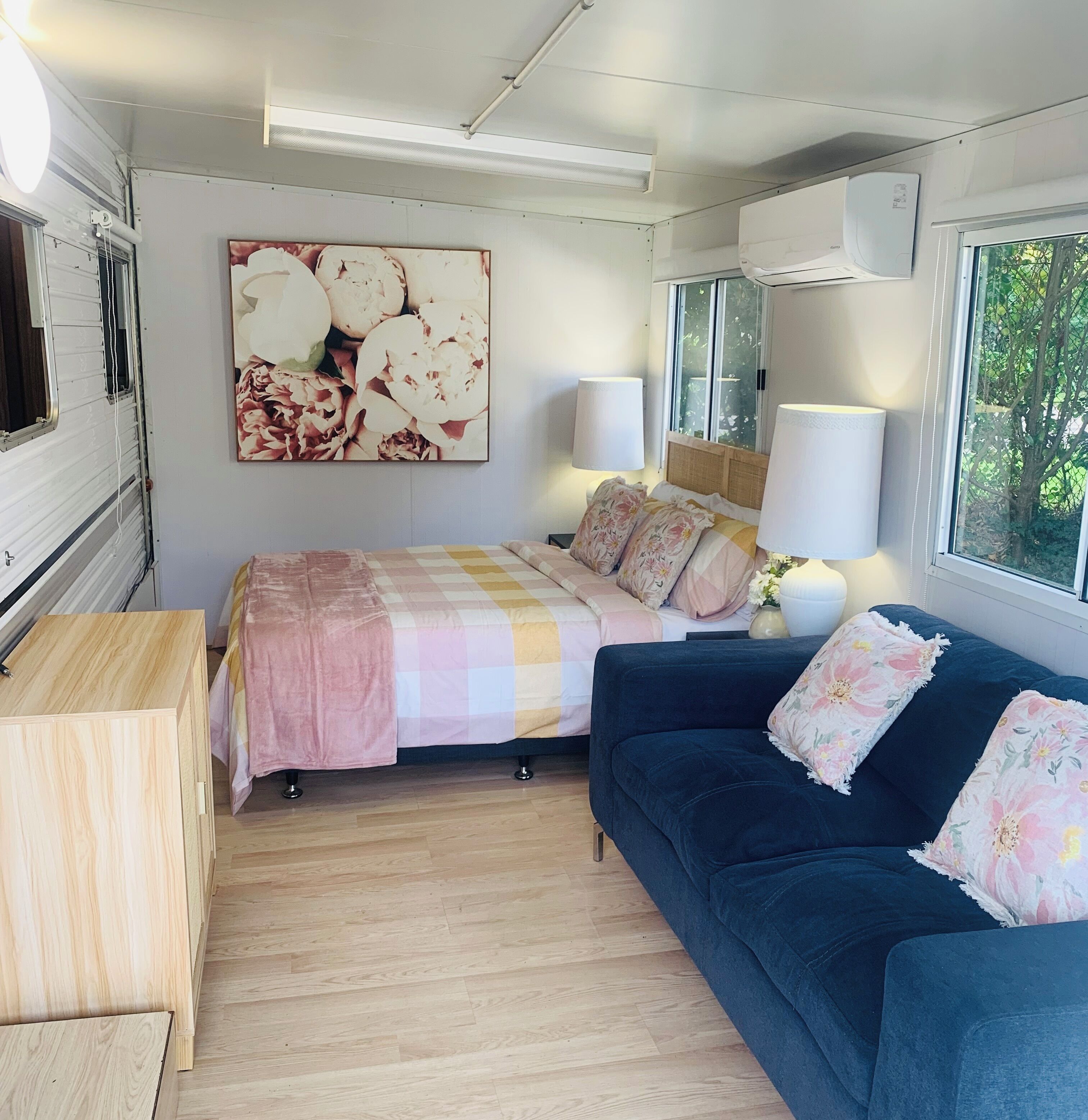 Gracie Mae - The Retro Caravan