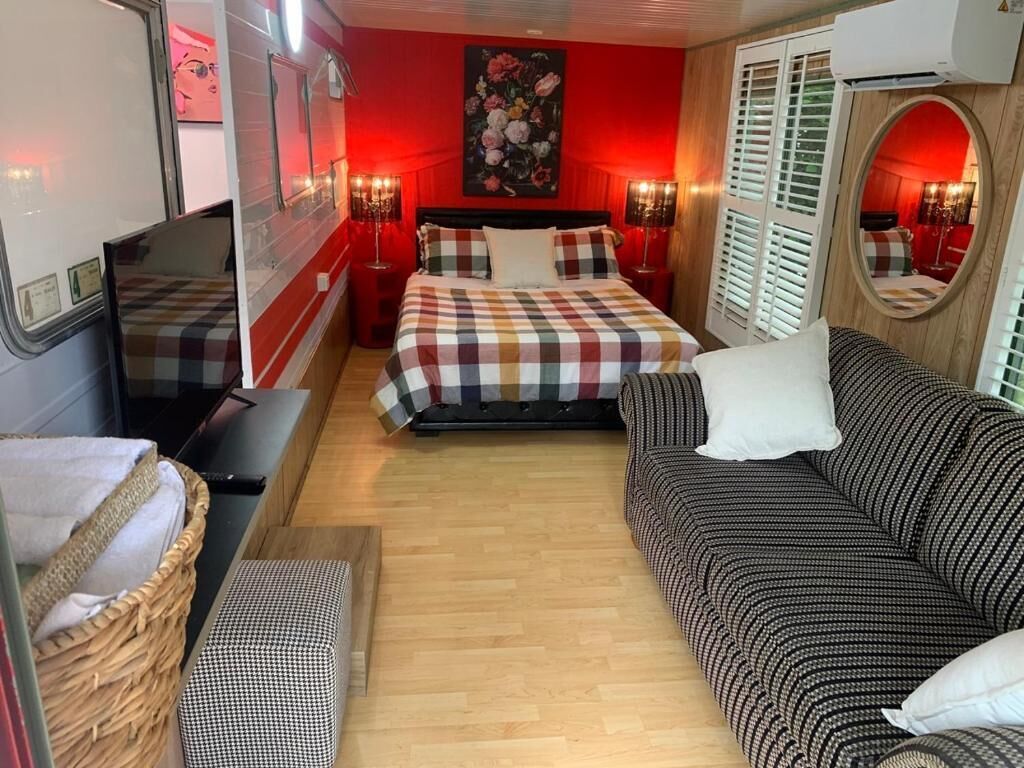 Betty - The Retro Caravan