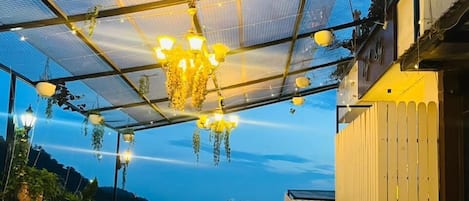 Deluxe Room | Terrace/patio