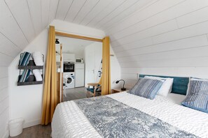 Iron/ironing board, WiFi, bed sheets - Studio "Port Lazo" with Sea View, Private Terrace and Wi-Fi (Plouézec)