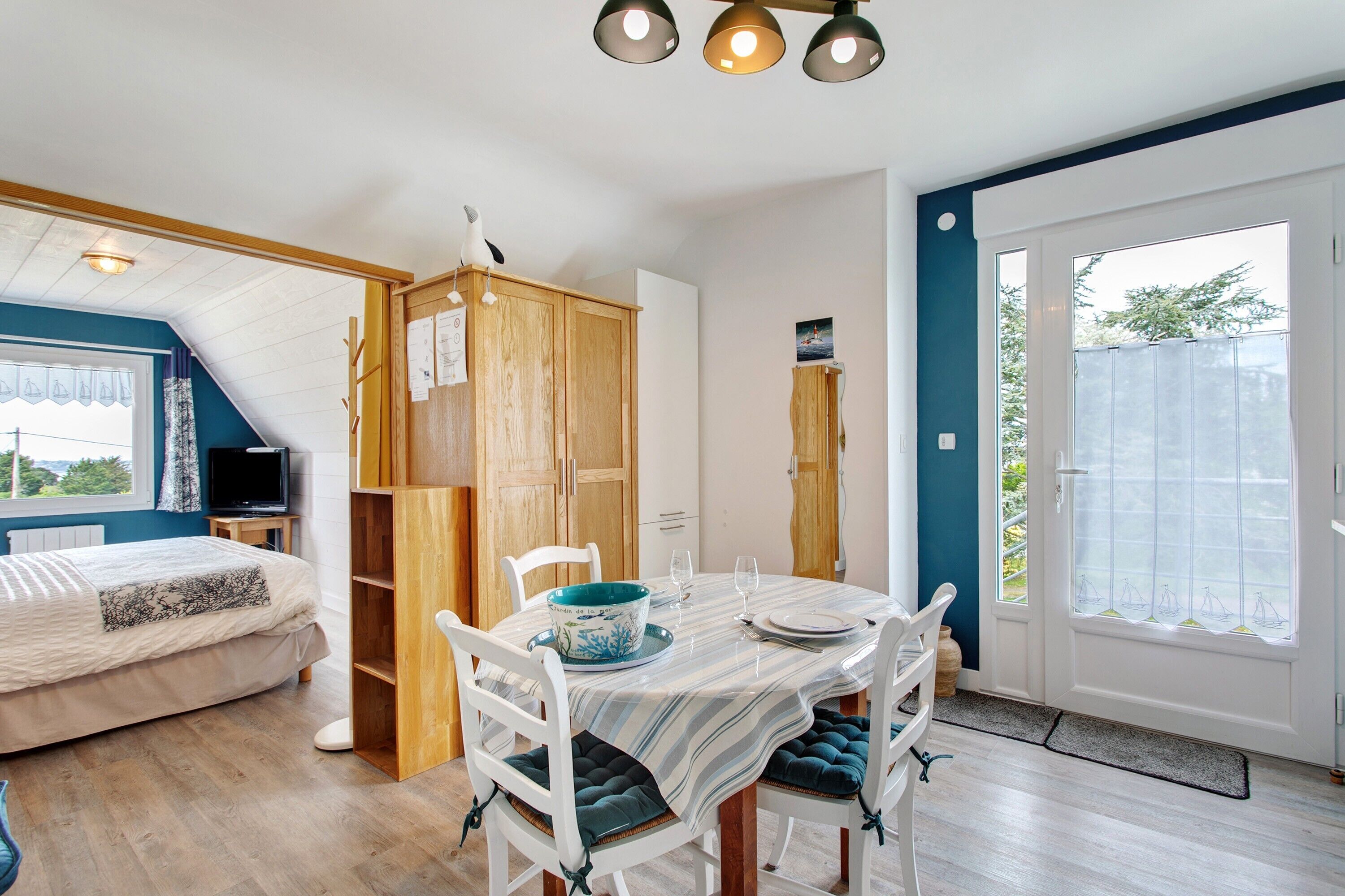 熨斗/熨衫板、Wi-Fi、床單