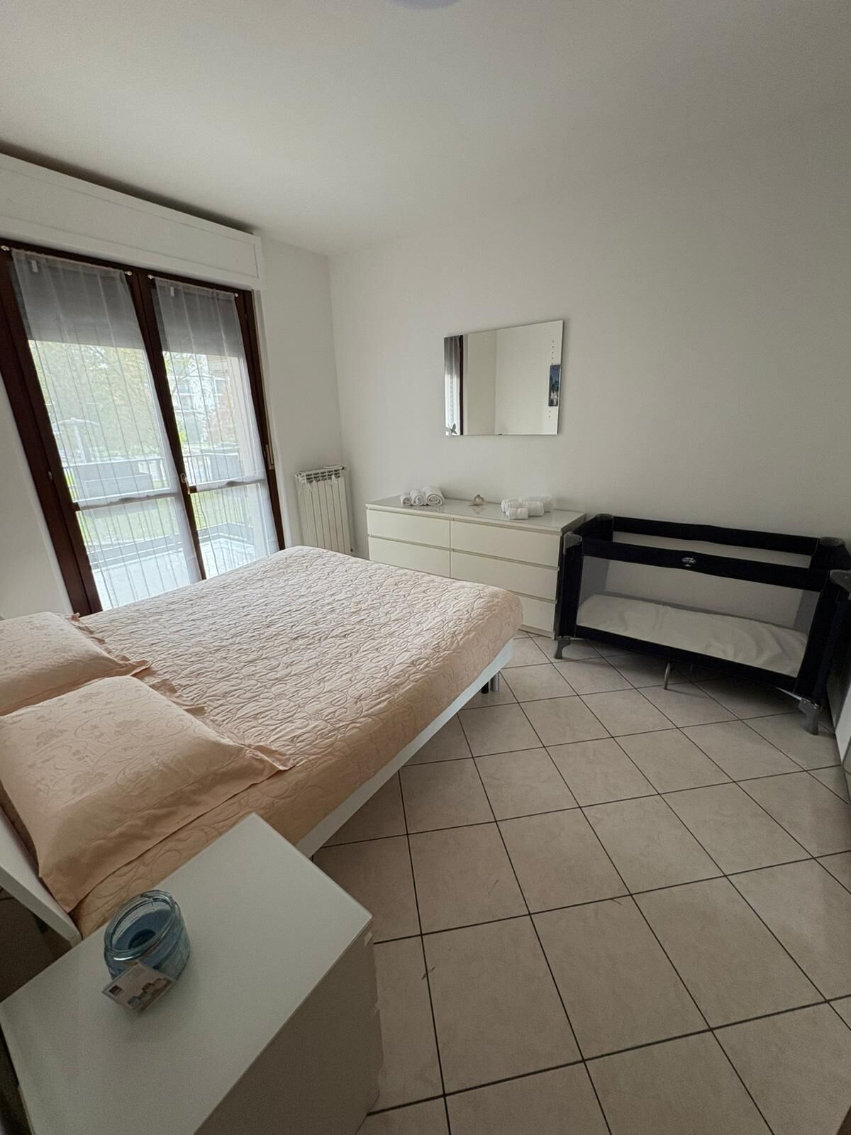 Fer et planche à repasser, accès Internet, draps fournis