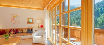 Stunning private villa for 10 guests with WIFI, TV and terrace