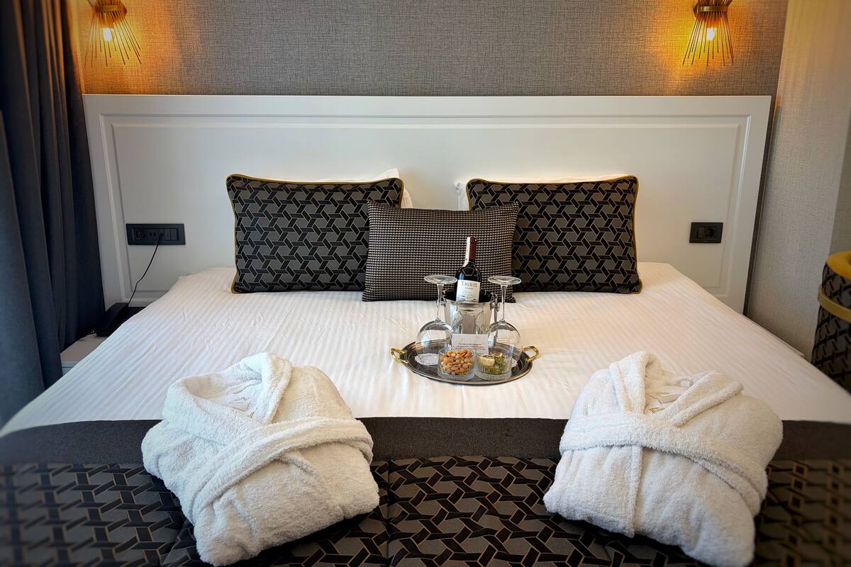In-room safe, iron/ironing board (on request), free WiFi