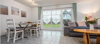 Mid-terrace house in a quiet location close to the beach