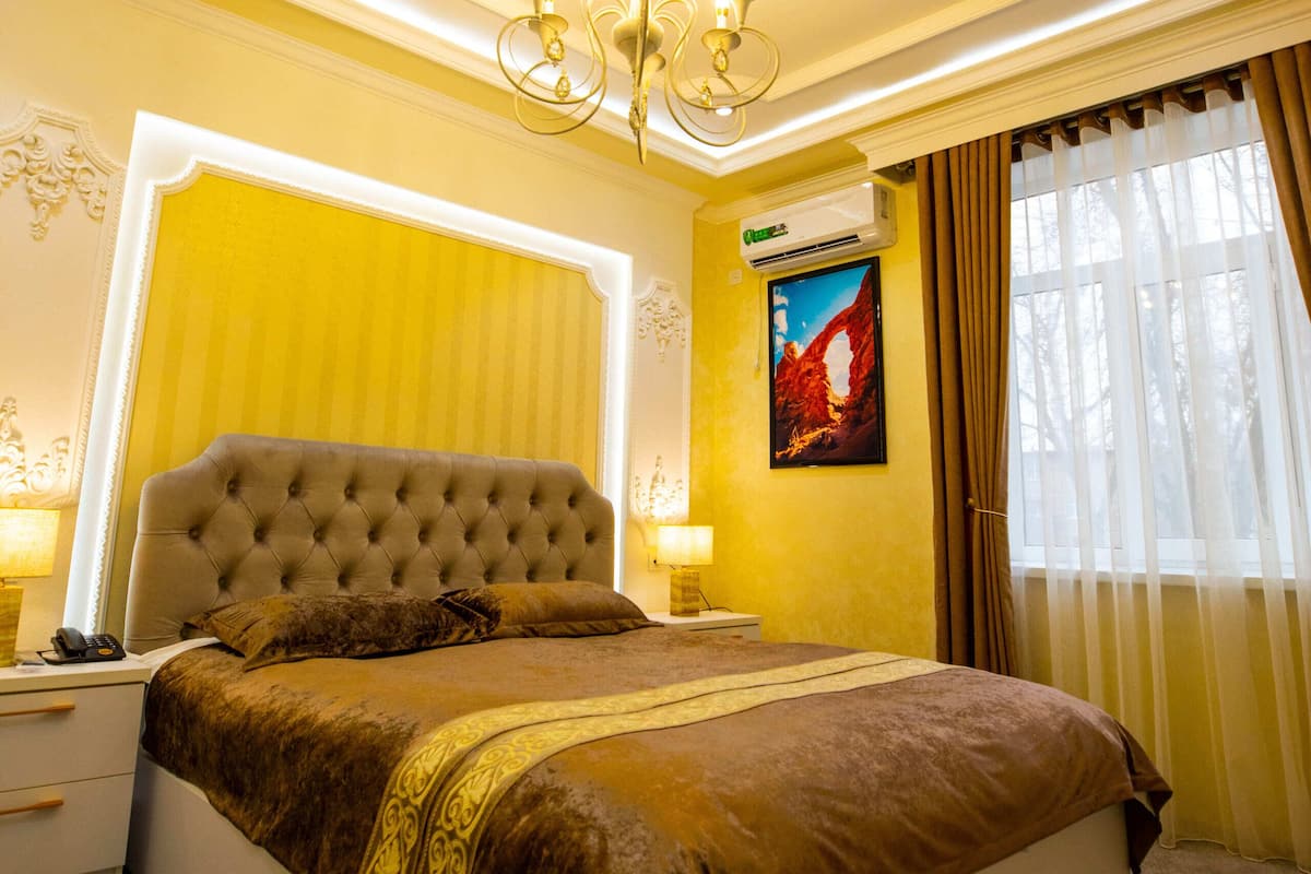 In-room safe, blackout curtains, soundproofing, iron/ironing board