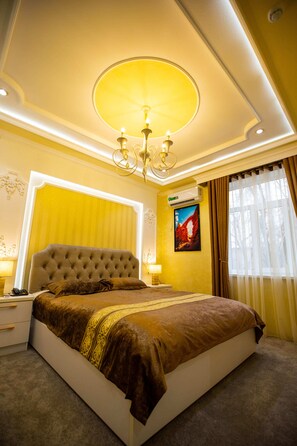 In-room safe, blackout curtains, soundproofing, iron/ironing board - Fergana Hotel (Farg'ona)