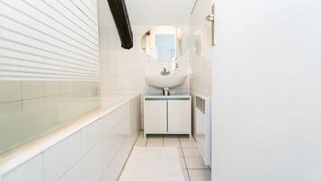 City Apartment, 1 Double Bed with Sofa bed, Non Smoking, City View | Iron/ironing board, cribs/infant beds, free WiFi, bed sheets