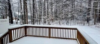 Peaceful 2-bedroom condo in Concord right off I-93