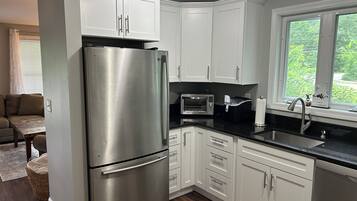 Micro-ondes, four, plaque de cuisson, lave-vaisselle