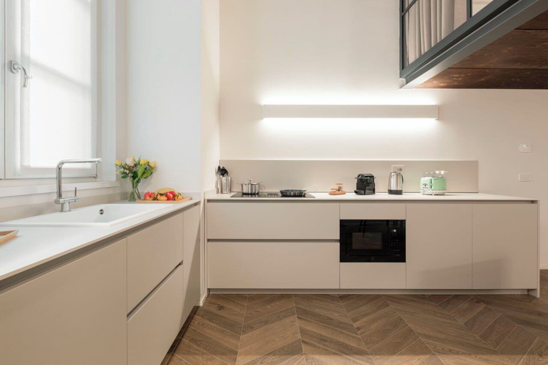 冷蔵庫、電子レンジ、コンロ、食器洗い機