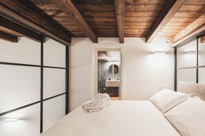 3 bedrooms, travel cot, free WiFi - Apartment in Como with 3 bedrooms sleeps 6 (Como)