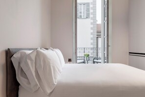 2 bedrooms, travel cot, free WiFi - Apartment in Como with 2 bedrooms sleeps 4 (Como)