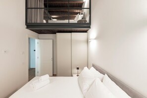 2 bedrooms, travel cot, free WiFi - Apartment in Como with 2 bedrooms sleeps 4 (Como)