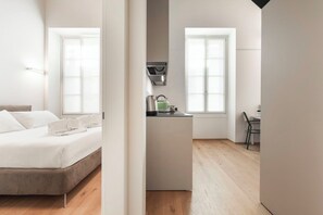 2 bedrooms, travel cot, free WiFi - Apartment in Como with 2 bedrooms sleeps 4 (Como)
