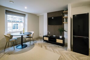 Apartment, 1 Double Bed | Dining room - Sun St Apartment 2 (Lancaster)