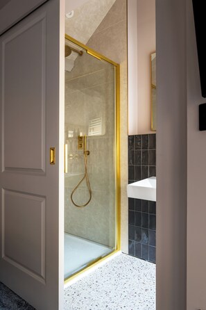 Apartment, 1 Double Bed | Bathroom - Sun St Apartment 2 (Lancaster)