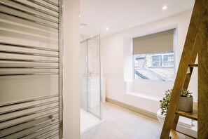 Apartment, 1 Double Bed | Bathroom - Sun St Apartment 2 (Lancaster)