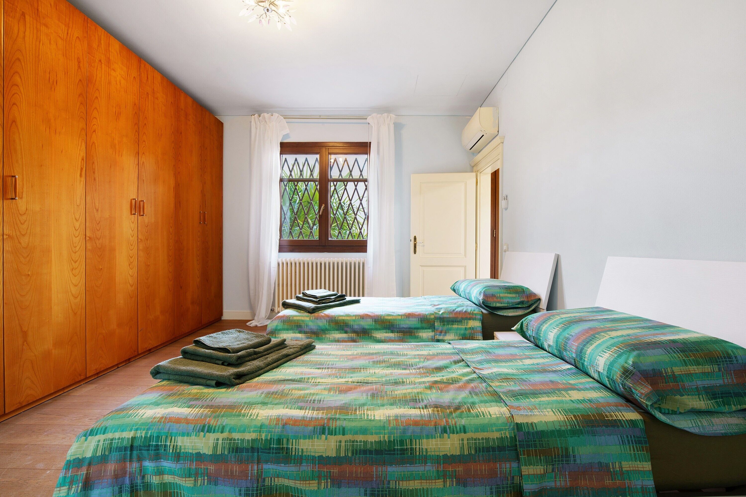 Bügeleisen/Bügelbrett, WLAN, Bettwäsche