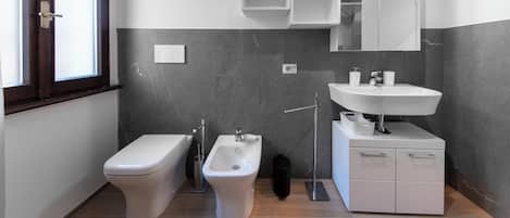 Apartment | Bathroom