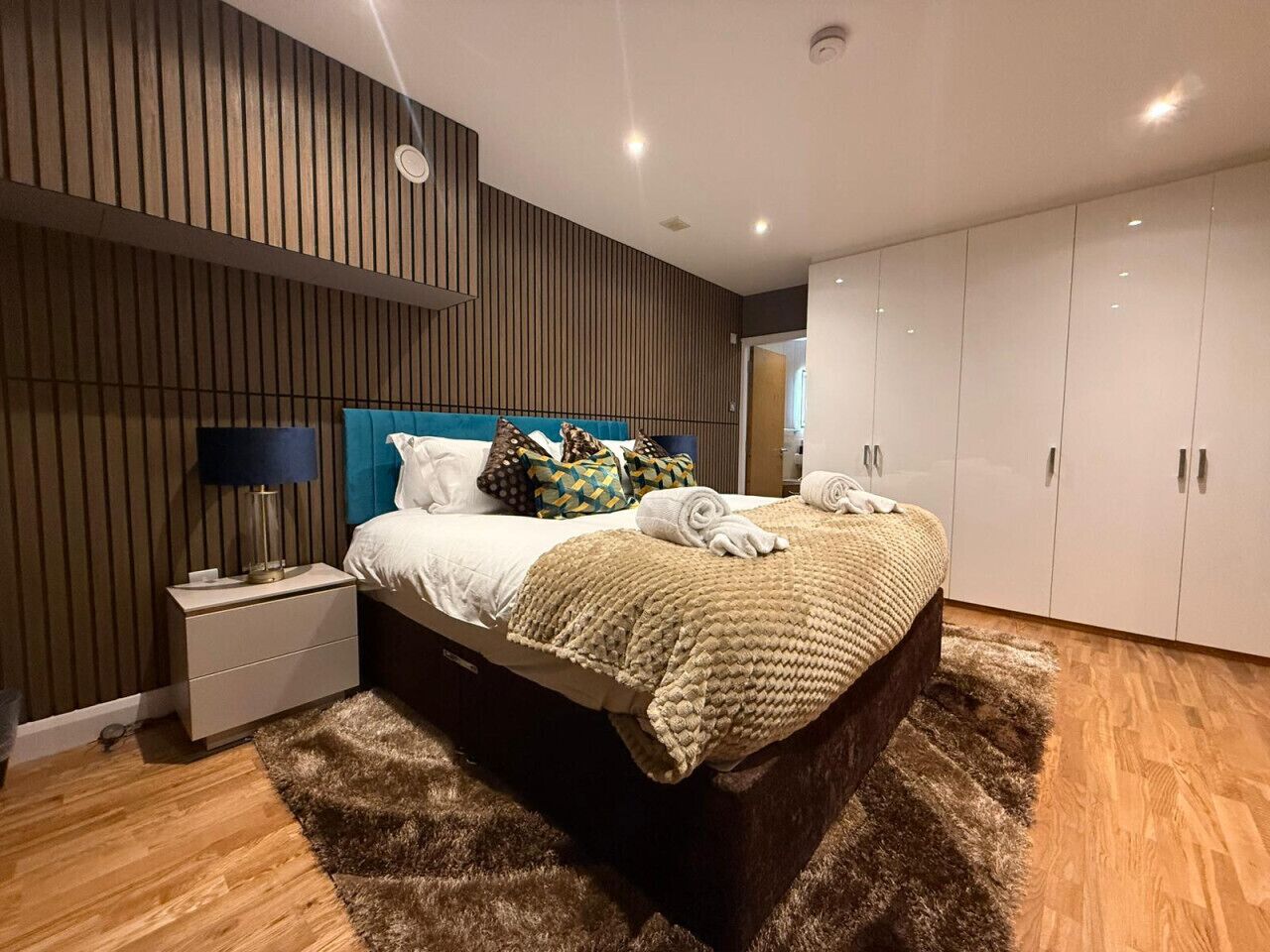 1 chambre, bureau, fer et planche à repasser, Wi-Fi gratuit