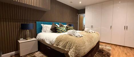 1 chambre, bureau, fer et planche à repasser, Wi-Fi gratuit