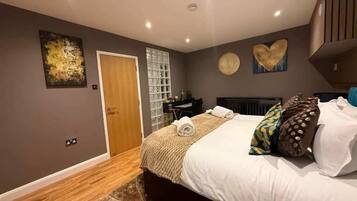 1 Schlafzimmer, Bügeleisen/Bügelbrett, Reisekinderbett, kostenloses WLAN