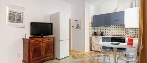 Basic Apartment | Private kitchen