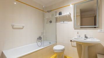 Eenvoudig appartement | Badkamer