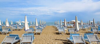 Comfy Accommodation With Balcony