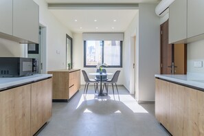 201 | Dining room - Achrafieh Gate - Modern 3-BR Apartments (Beirut)