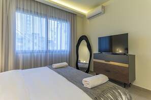 301 | Egyptian cotton sheets, premium bedding, individually decorated - Achrafieh Gate - Modern 3-BR Apartments (Beirut)