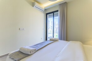 Egyptian cotton sheets, premium bedding, individually decorated - Achrafieh Gate - Modern 3-BR Apartments (Beirut)