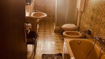 Deluxe-Zimmer, Balkon | Schreibtisch, laptopgeeigneter Arbeitsplatz