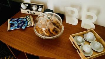 Luxury-Zimmer, Balkon | Schreibtisch, laptopgeeigneter Arbeitsplatz