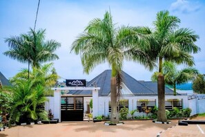 Fachada da propriedade