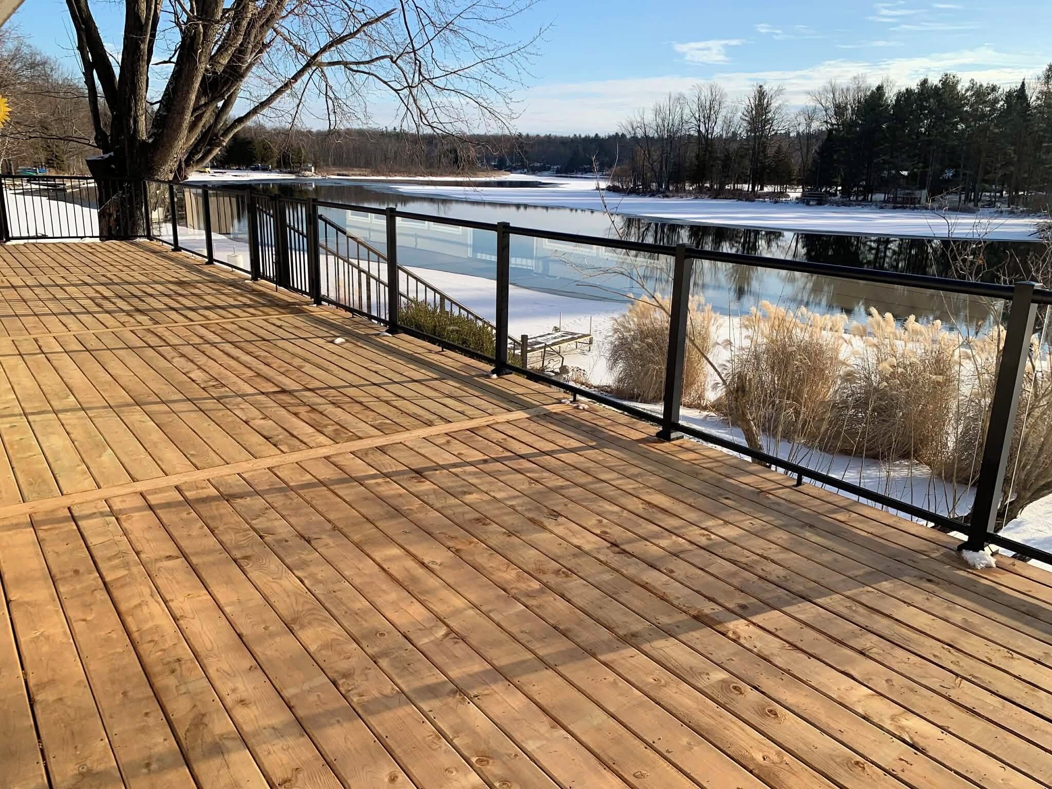 Brand new spacious deck