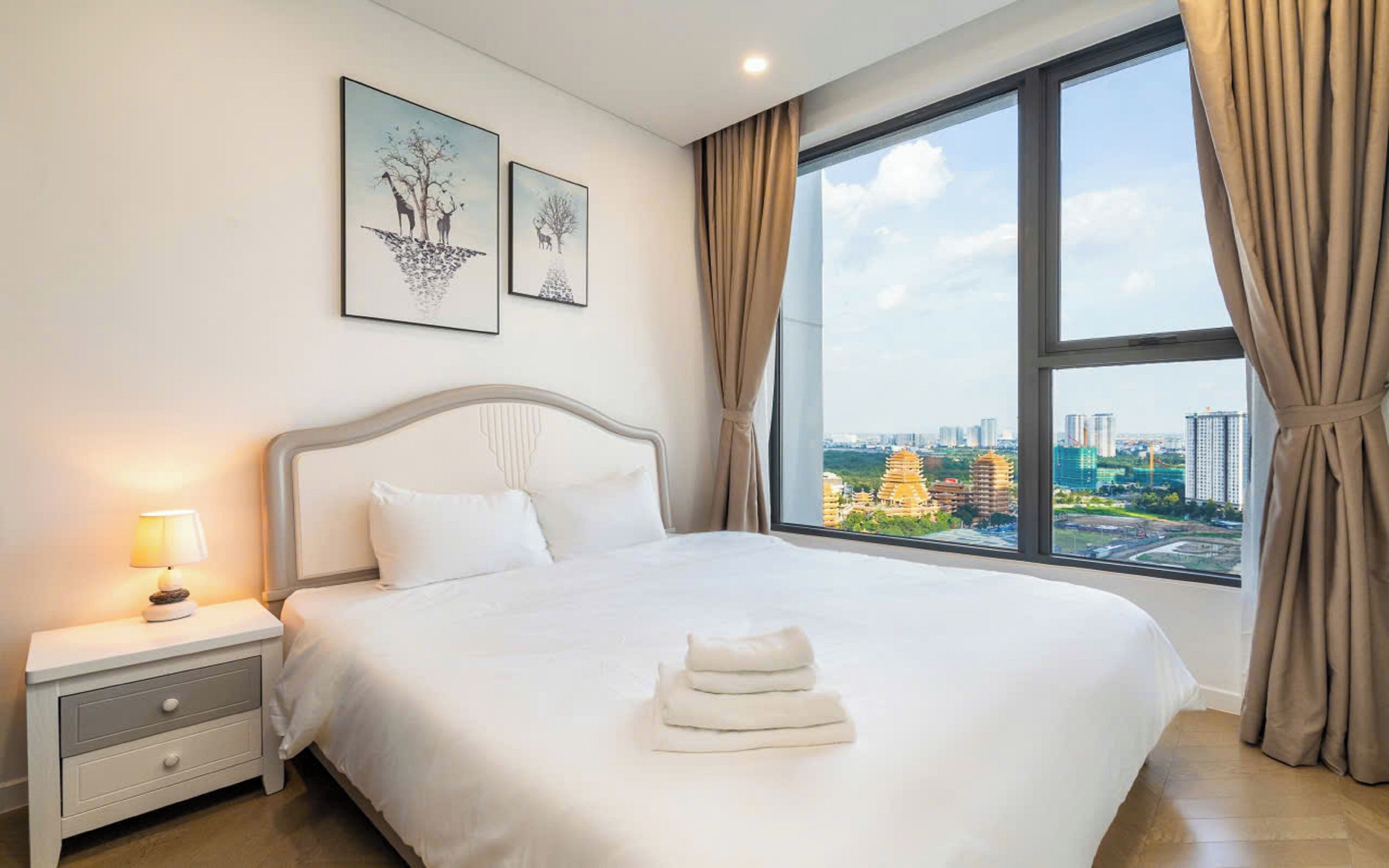 Grand Suite, 1 Bedroom, Club Lounge Access, City View | Egyptian cotton sheets, premium bedding, down comforters