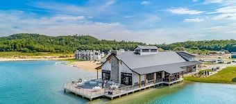 The Owl's Nest Retreat at North Lake