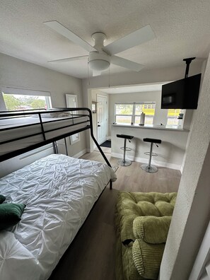 1 bedroom, free WiFi, bed sheets