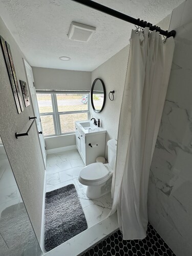 Cozy 1-bedroom studio in gorgeous St. Petersburg with AC