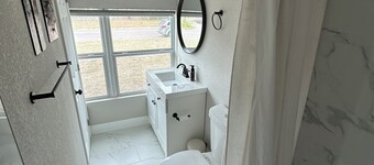 Cozy 1-bedroom studio in gorgeous St. Petersburg with AC