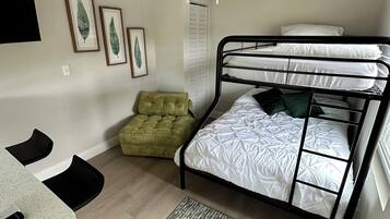 1 bedroom, free WiFi, bed sheets