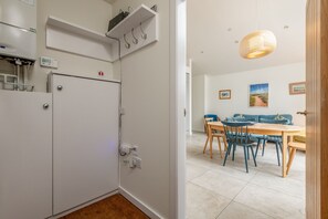 Dining - Tylosand, Allan Place (No 8) (Elie)